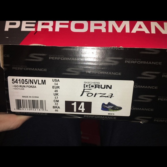 Running shoes - Picture 1 of 8